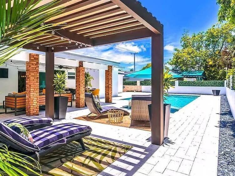 What Furniture Works Best for Airbnb and Vacation Rentals in Miami